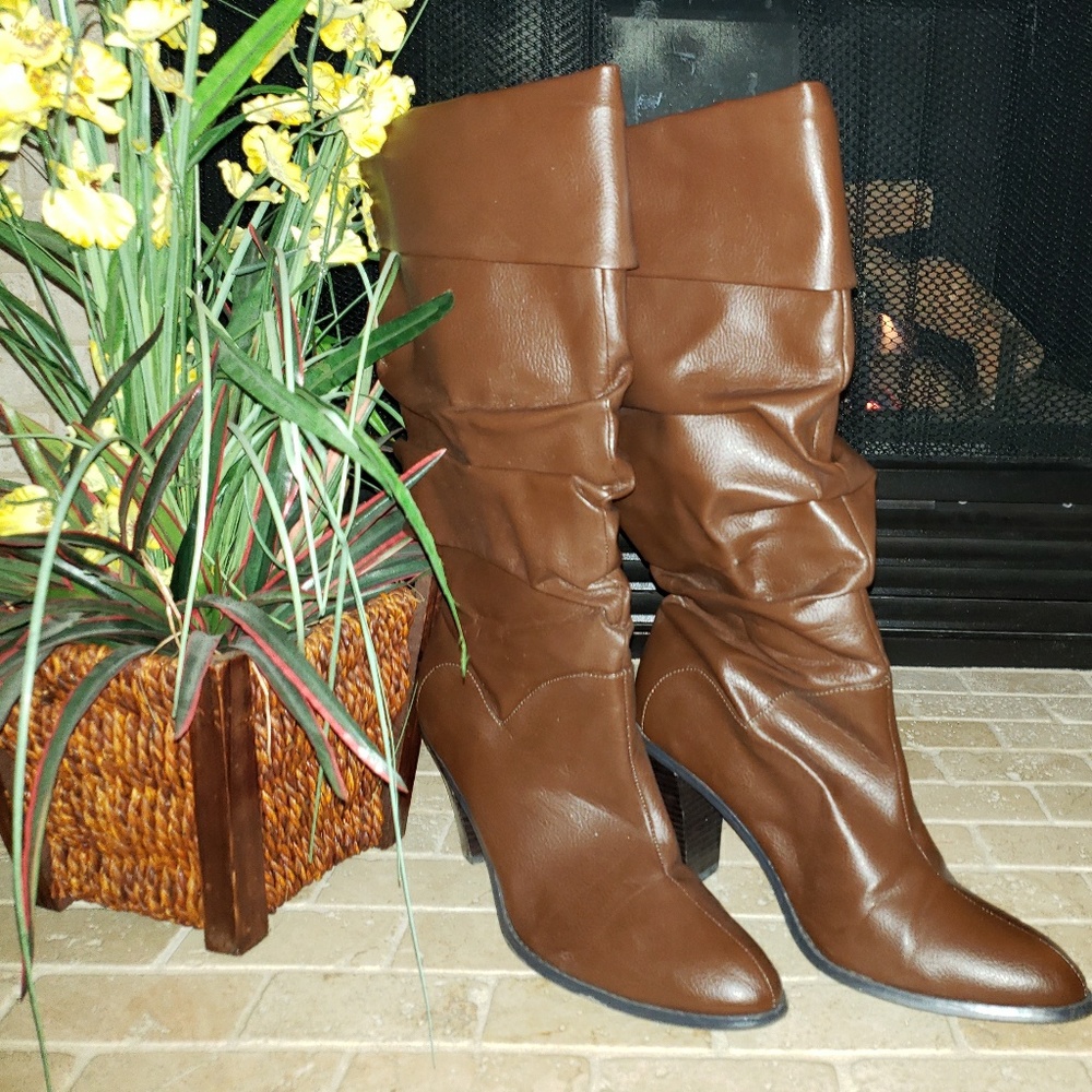 Beautiful Dark Brown Boots